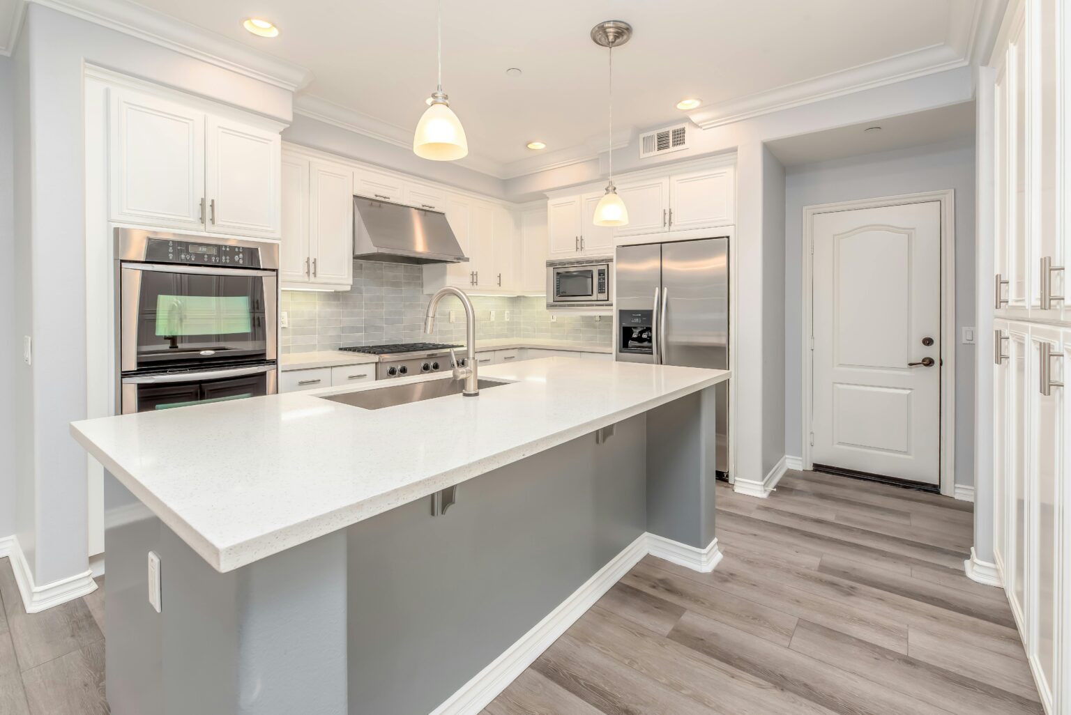 kitchen in an apartment. The best apartment cleaning services in the Seacoast Region. The best apartment cleaning services in Durham