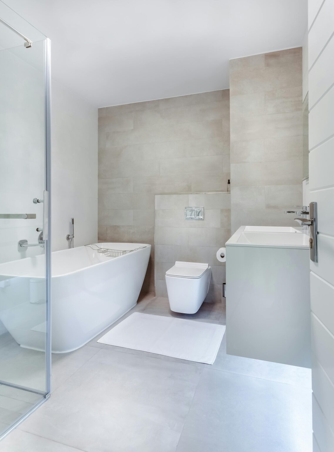 white bathroom in pristine condition. The best deep cleaning in the Seacoast Region