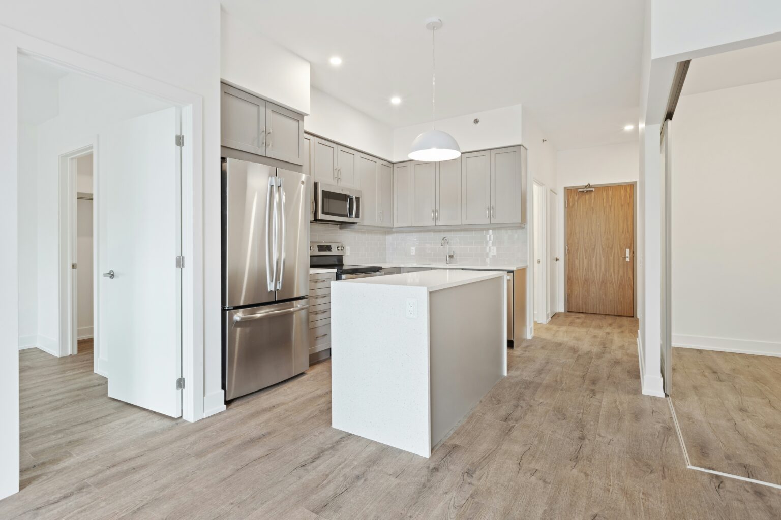 Empty kitchen. The best move-in/move-out cleaning in Portsmouth