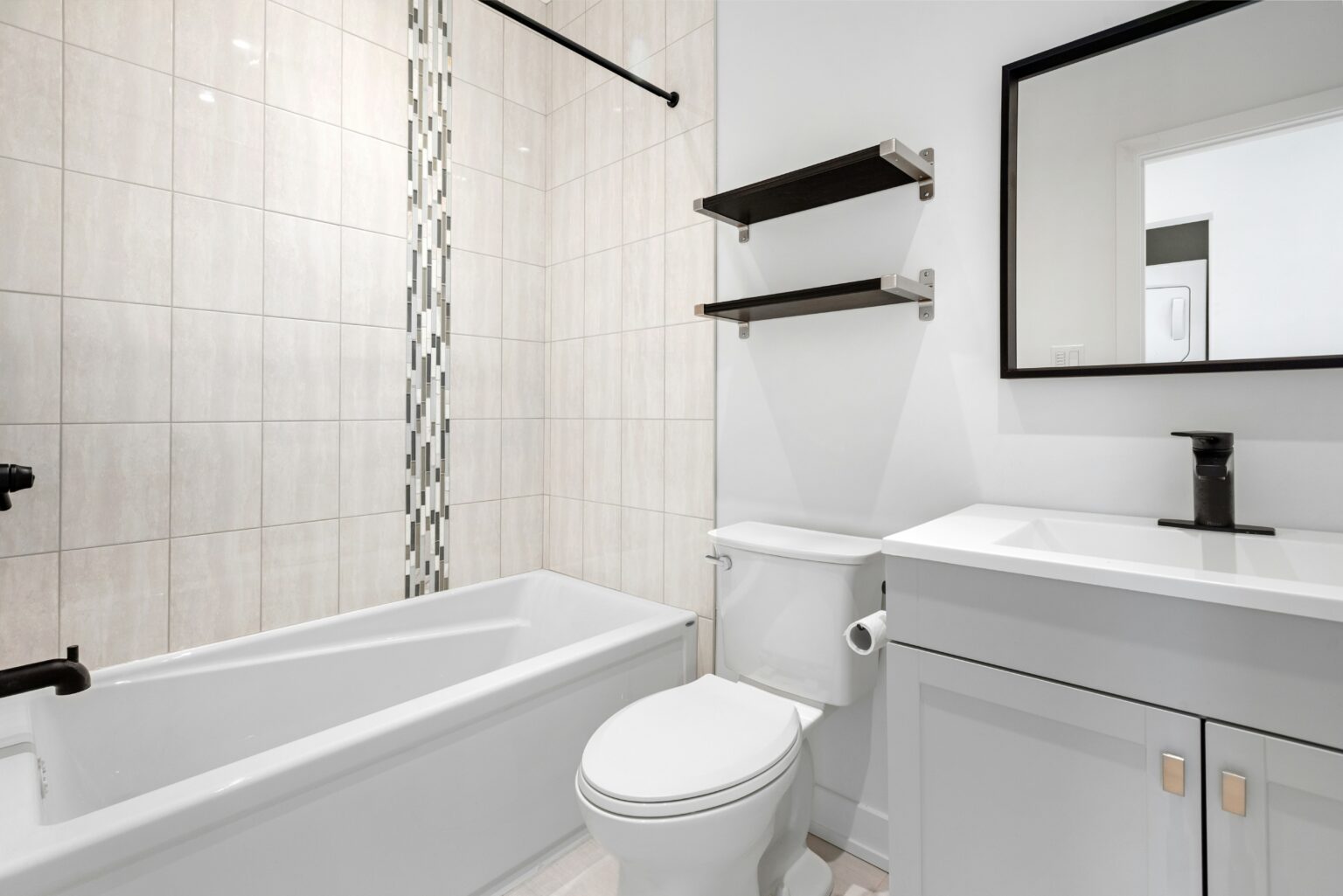spotless bathroom. The best apartment cleaning services in Portsmouth