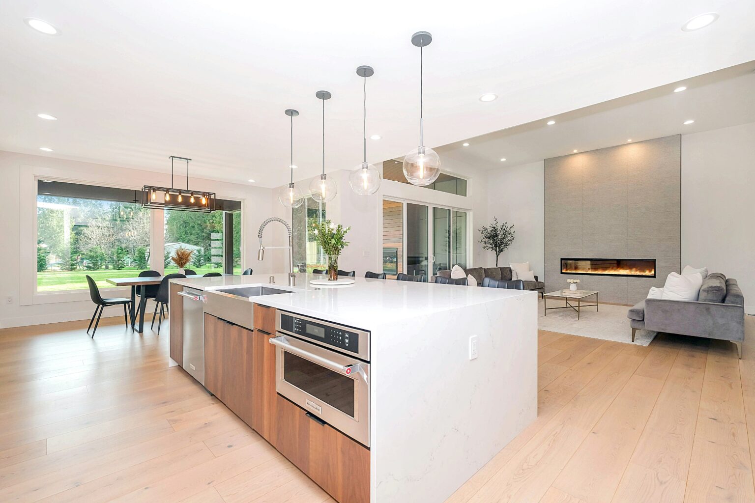 Professional deep cleaning in Hampton. Open concept kitchen