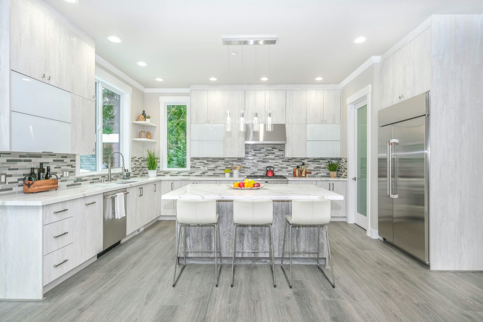 beautifully cleaned kitchen by Cavanis Cleaners