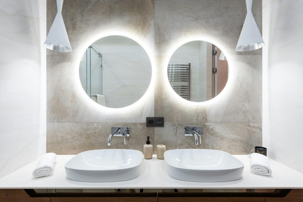 Modern bathroom. The best post-construction cleaning Services in Kittery. Apartment cleaning services in Kittery.