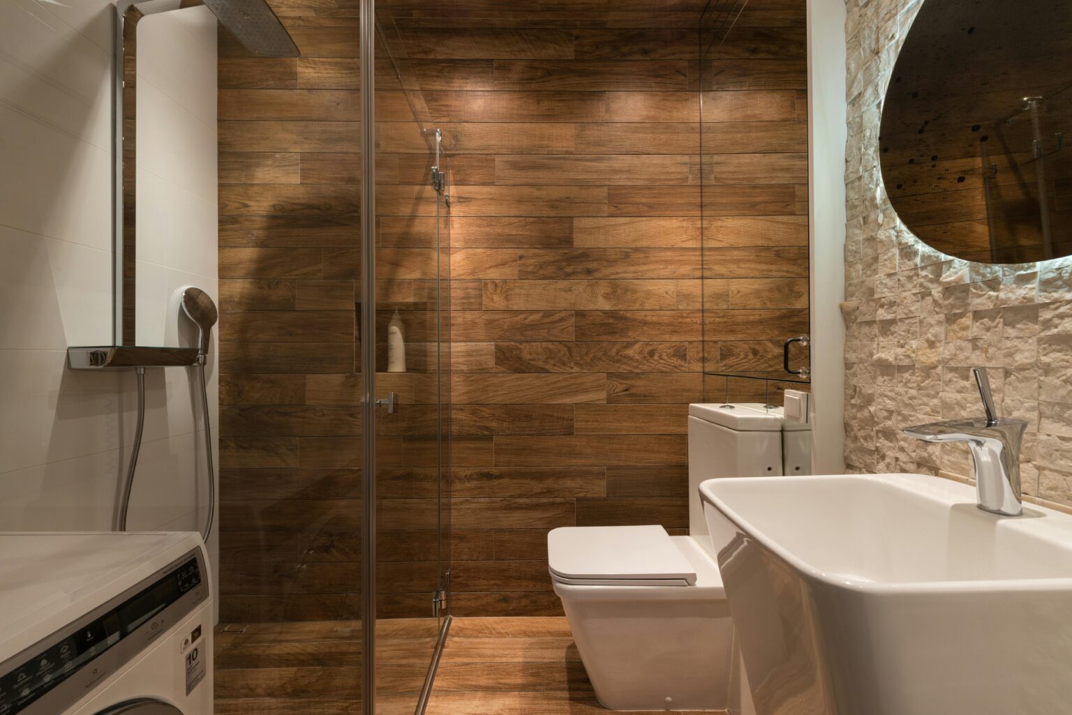 freshly cleaned bathroom with wooden floor and walls. The best move-in/move-out cleaning in Rye